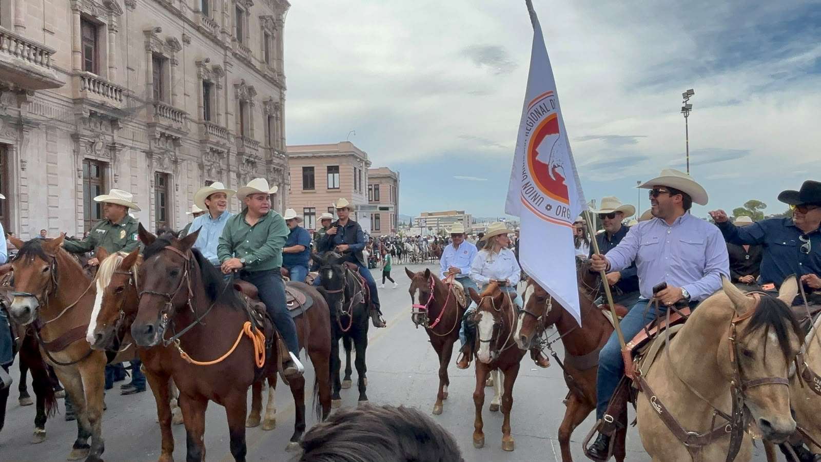 Arranca cabalgata de Expogan 2026