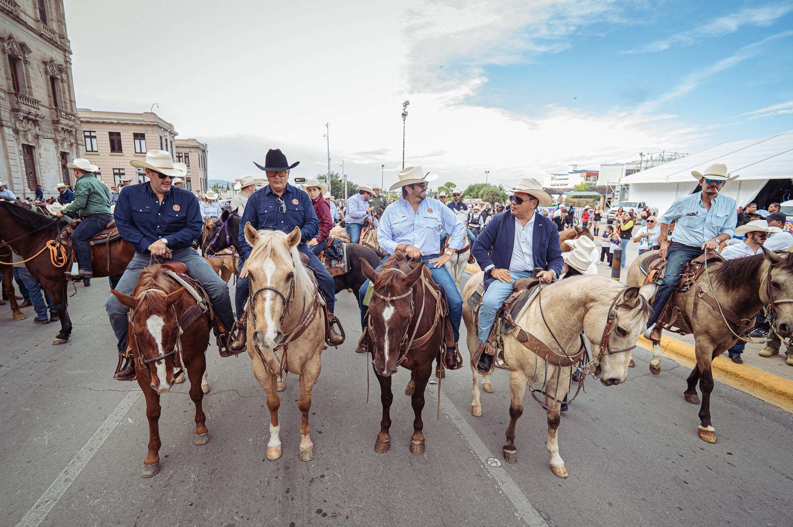 Encienden la fiesta de Expogan Chihuahua