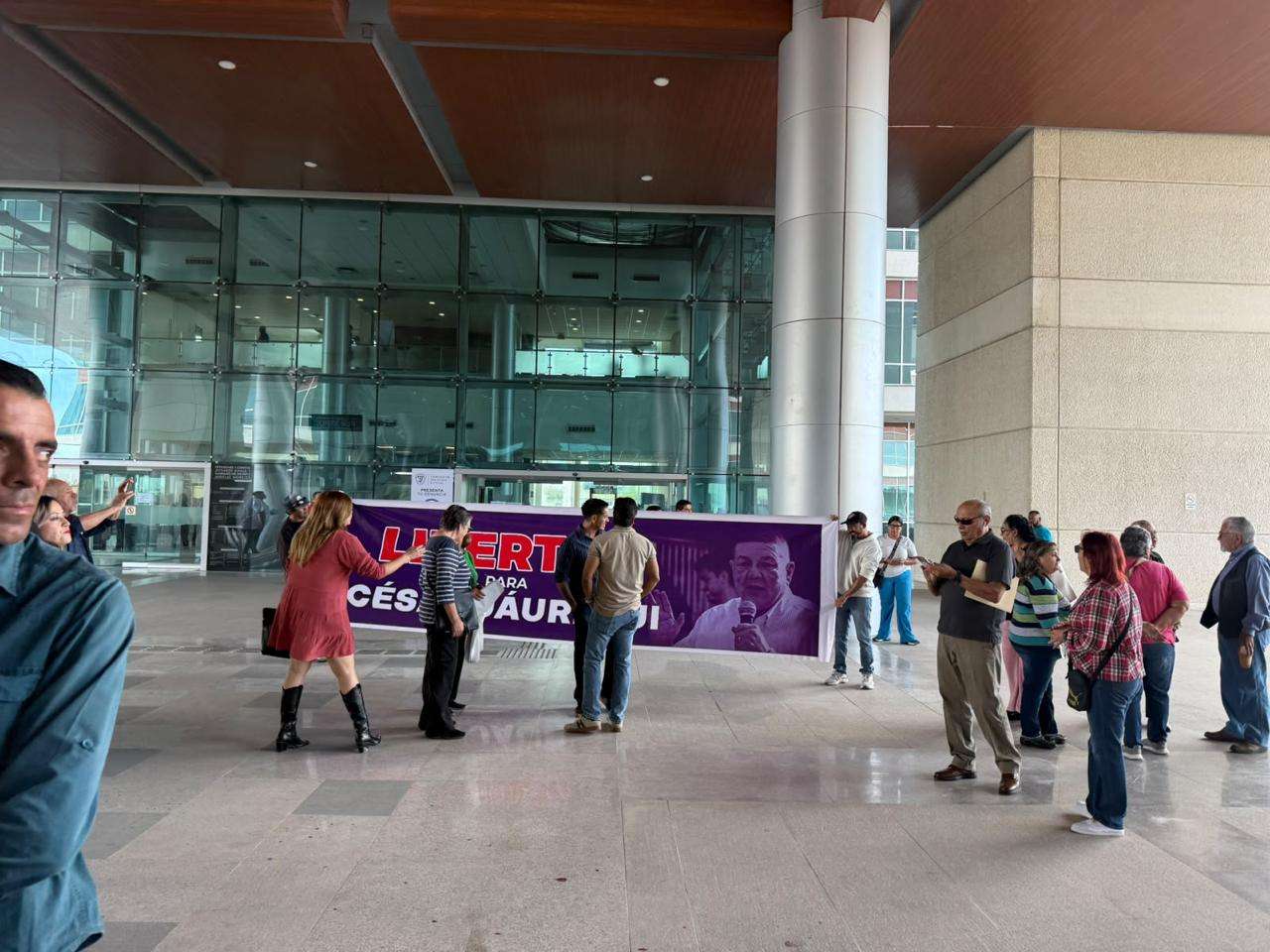 Exigen panistas libertad para Jáuregui en el tribunal