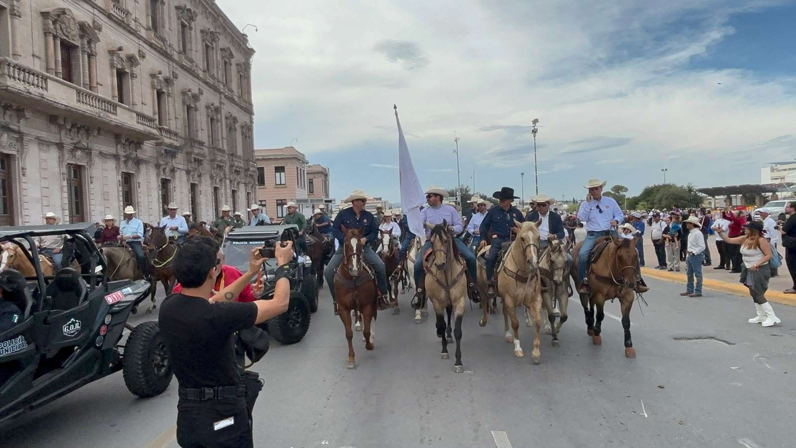 Arranca cabalgata de Expogan 2026