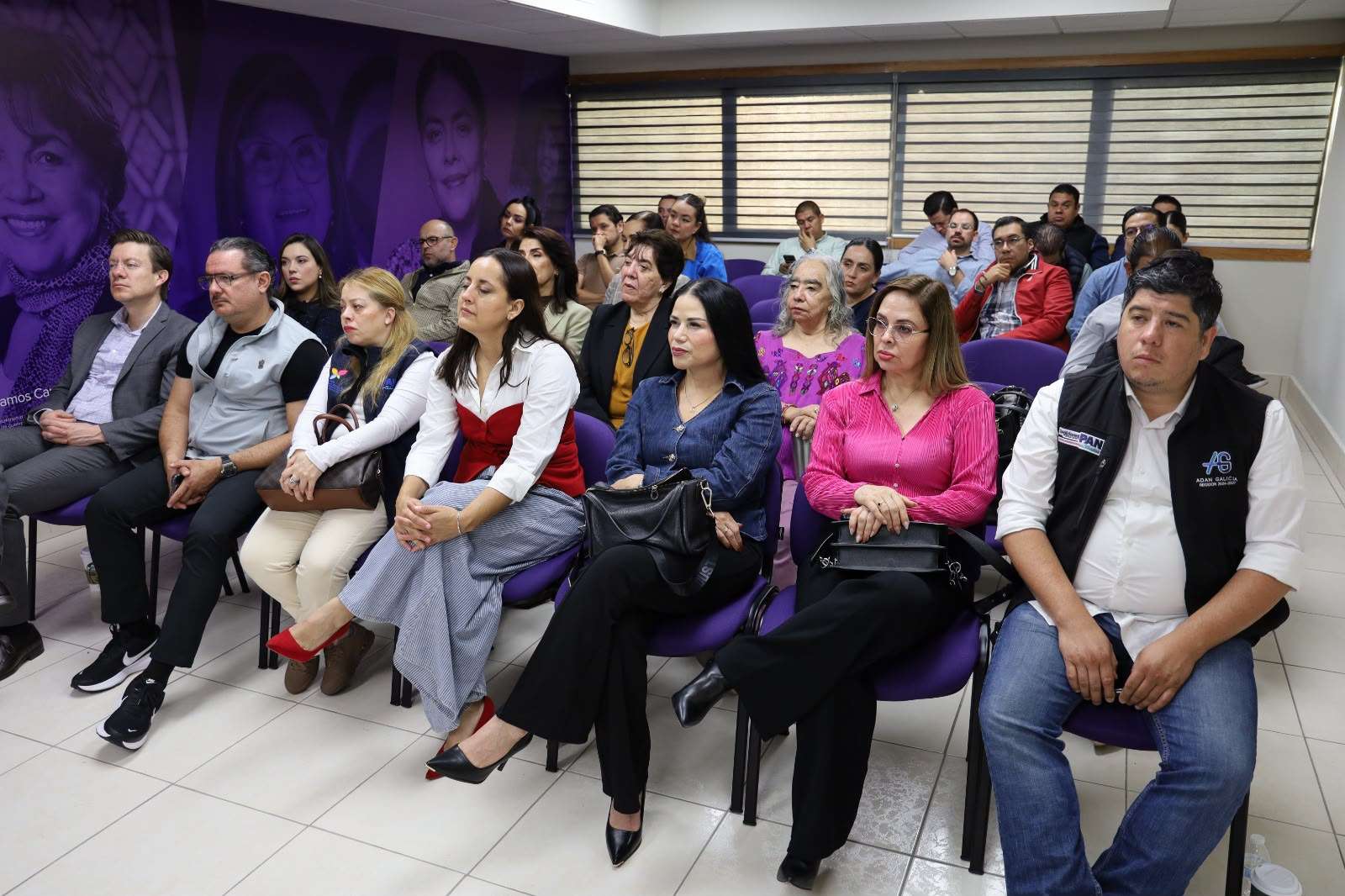 Capacitan a funcionarios en perspectiva de género y violencia política