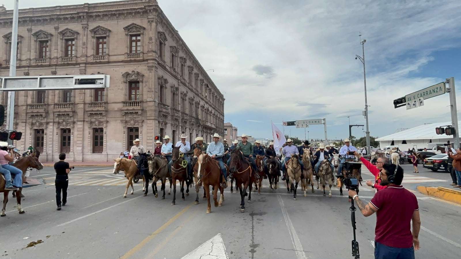 Arranca cabalgata de Expogan 2026