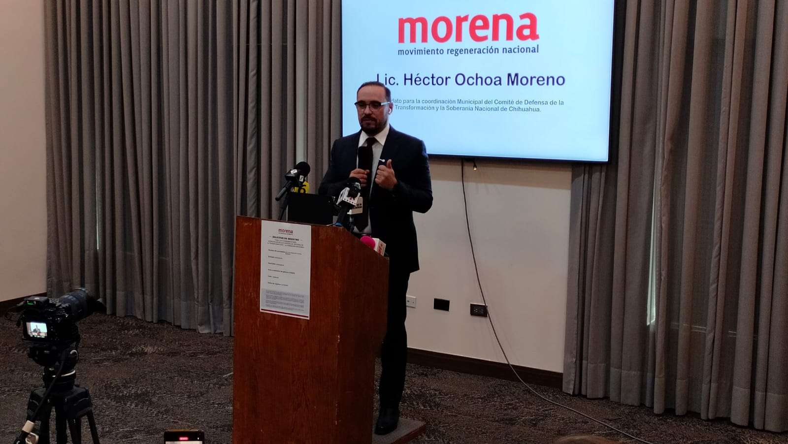 Se registra Ochoa como aspirante Coordinador de Morena