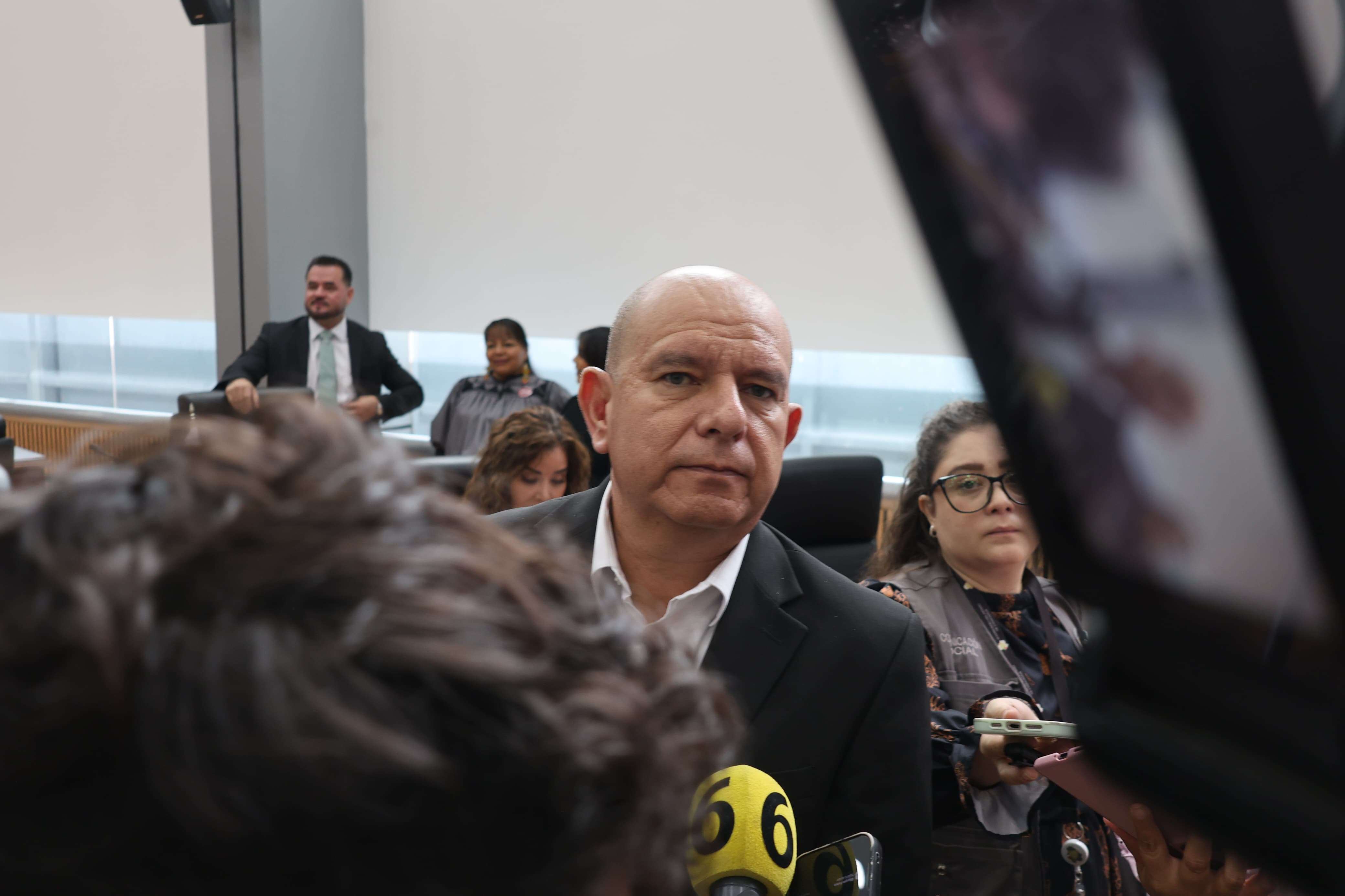Pide Estrada aclarar renuncia de jueza que ordenó detener a Jáuregui
