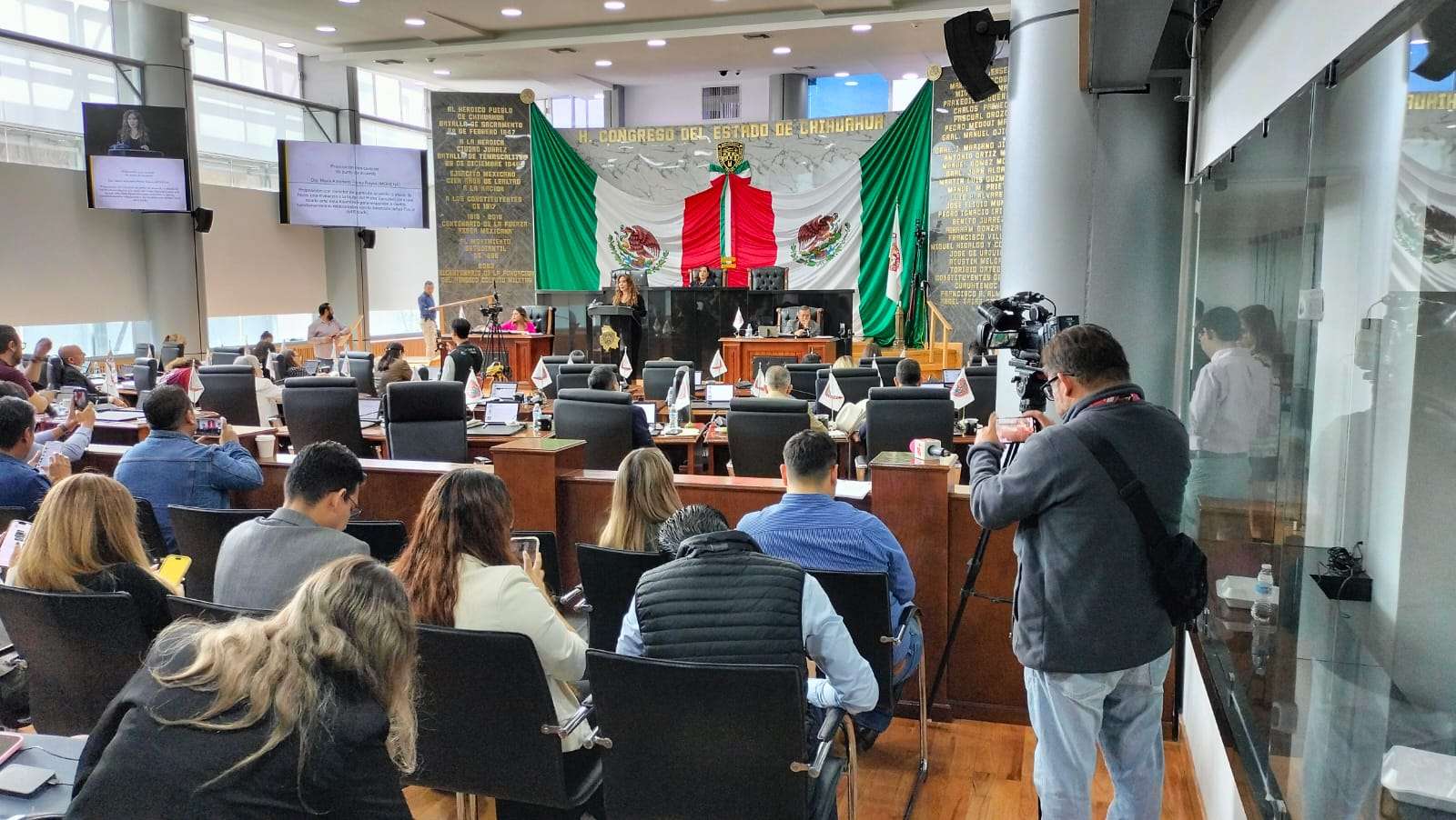 Pide Morena que Maru Campos comparezca por caso Jáuregui