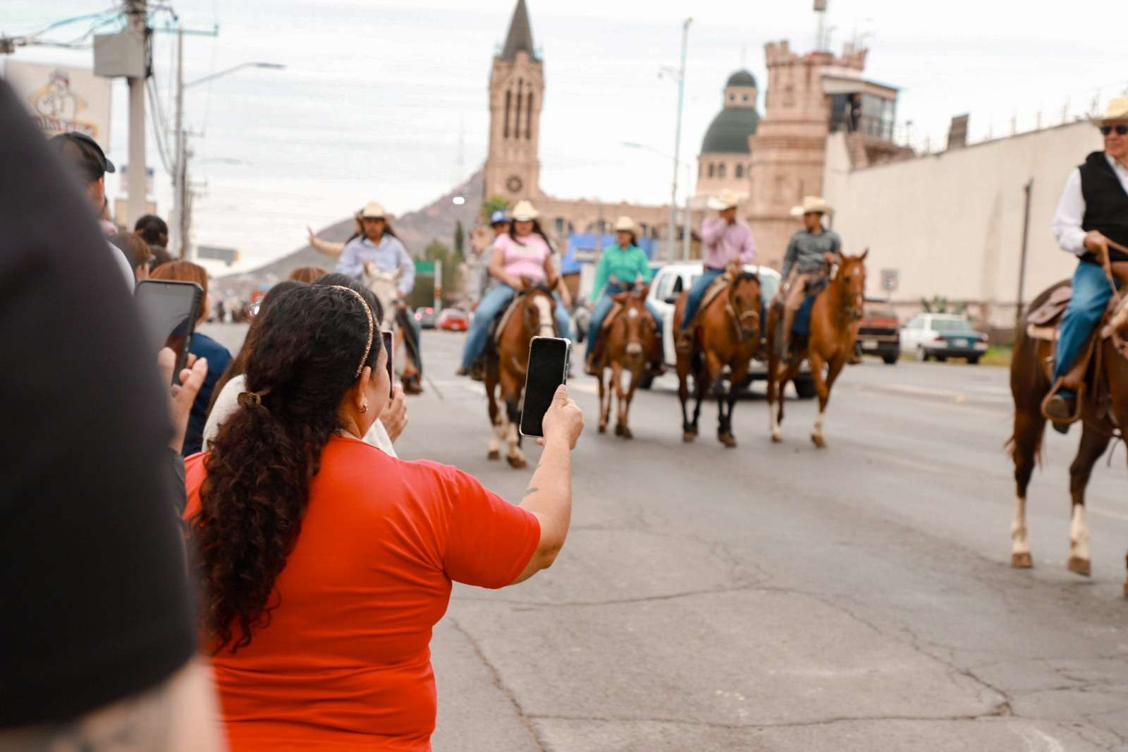 Encienden la fiesta de Expogan Chihuahua