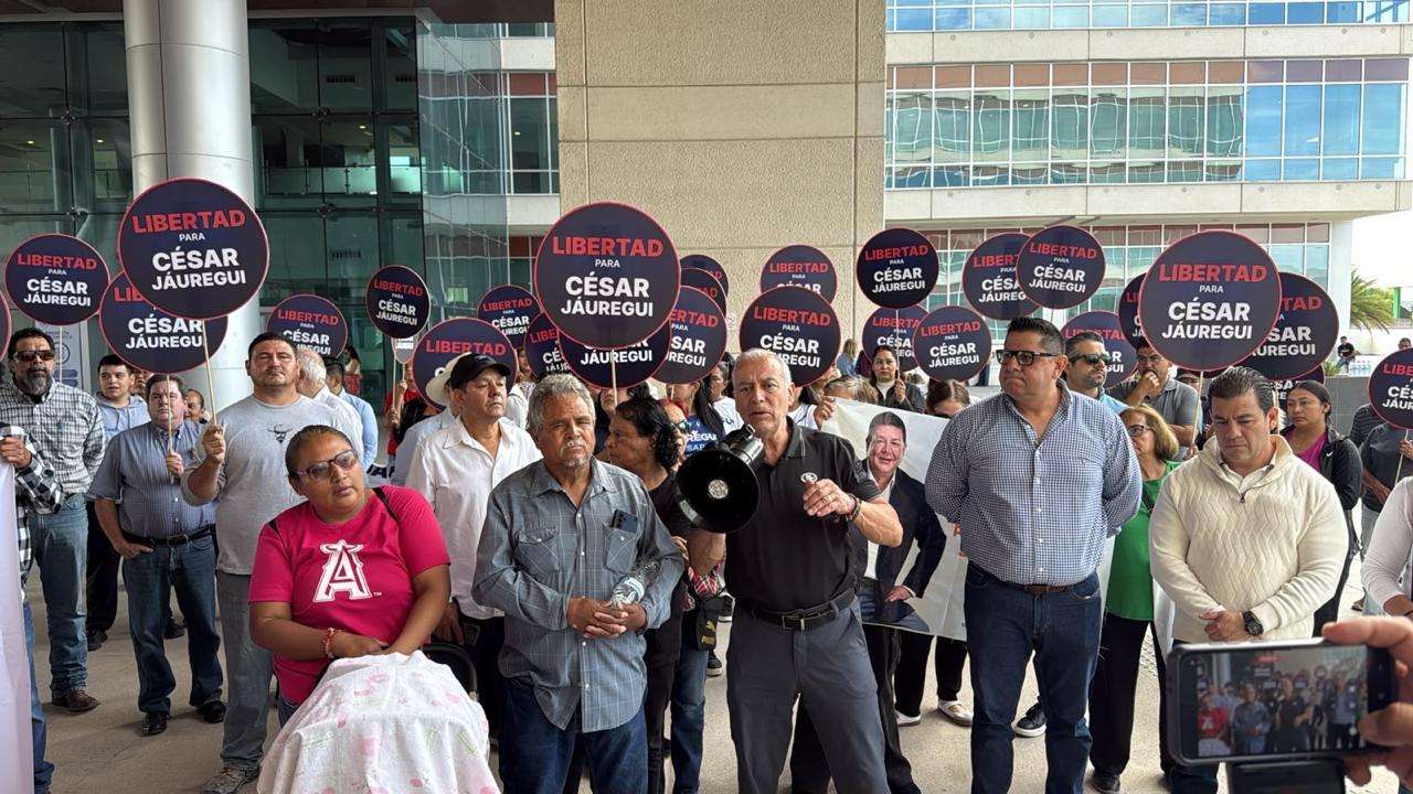 Exigen panistas libertad para Jáuregui en el tribunal