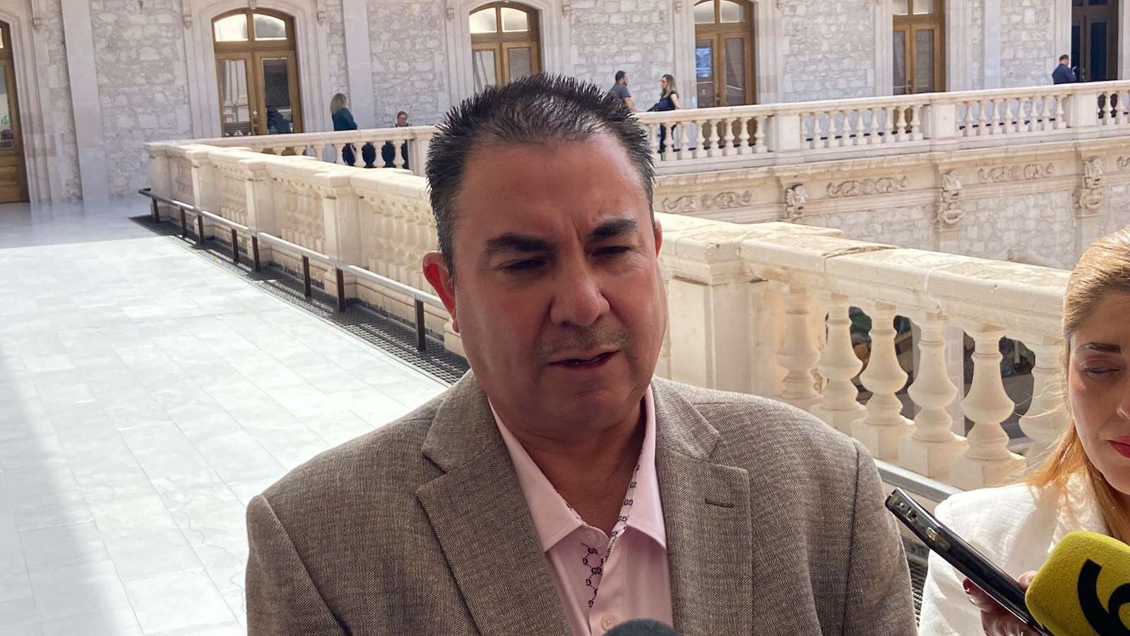Alertan por nuevas formas de introducir vapeadores a escuelas 