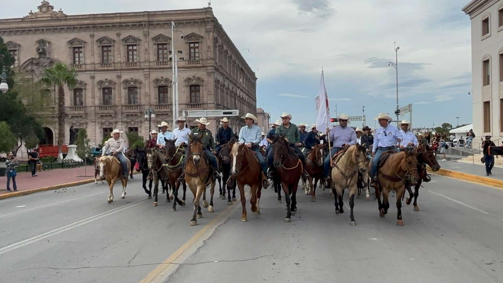Arranca cabalgata de Expogan 2026