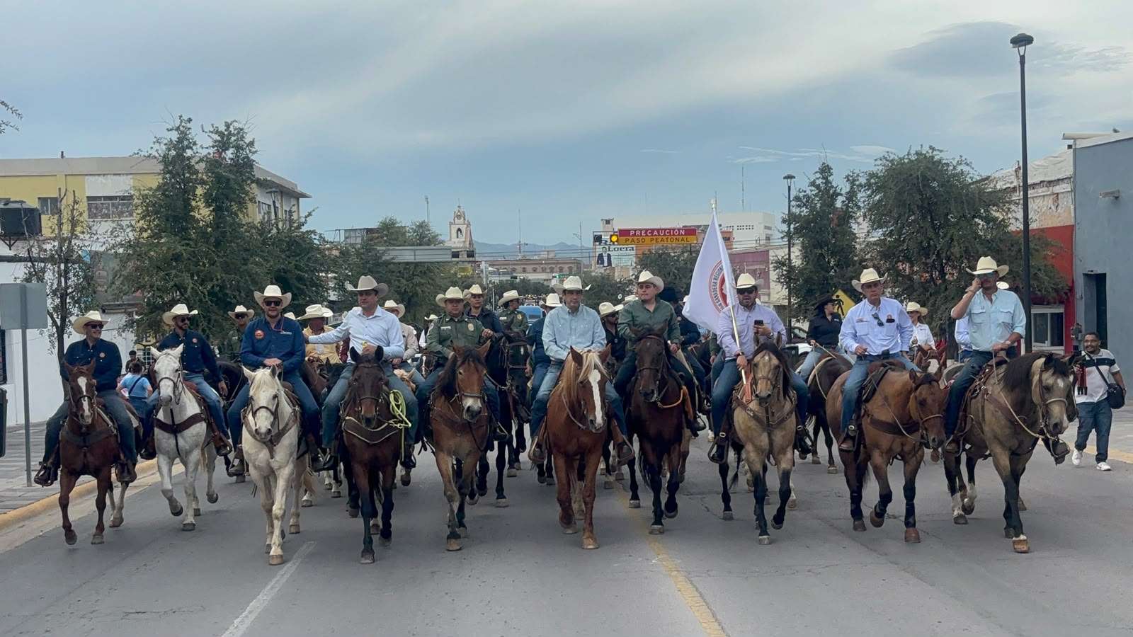 Arranca cabalgata de Expogan 2026