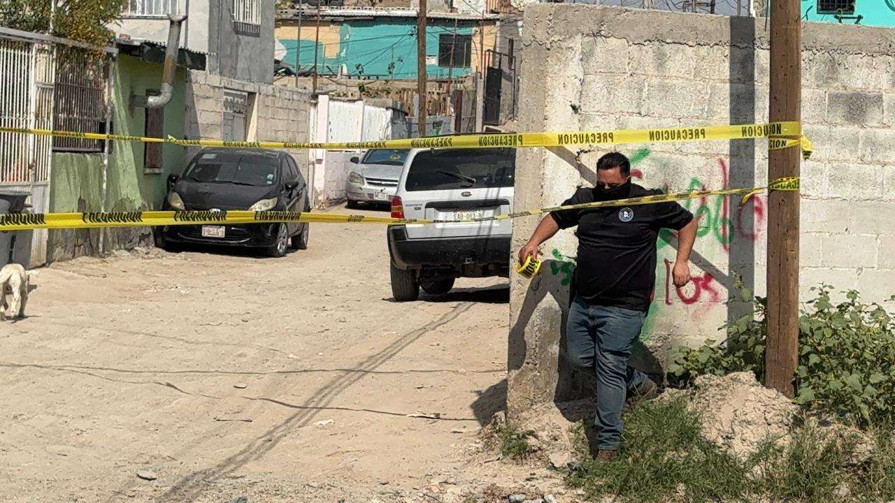 Catean vivienda en la 16 de Septiembre encuentran un cuerpo y detienen a dos 