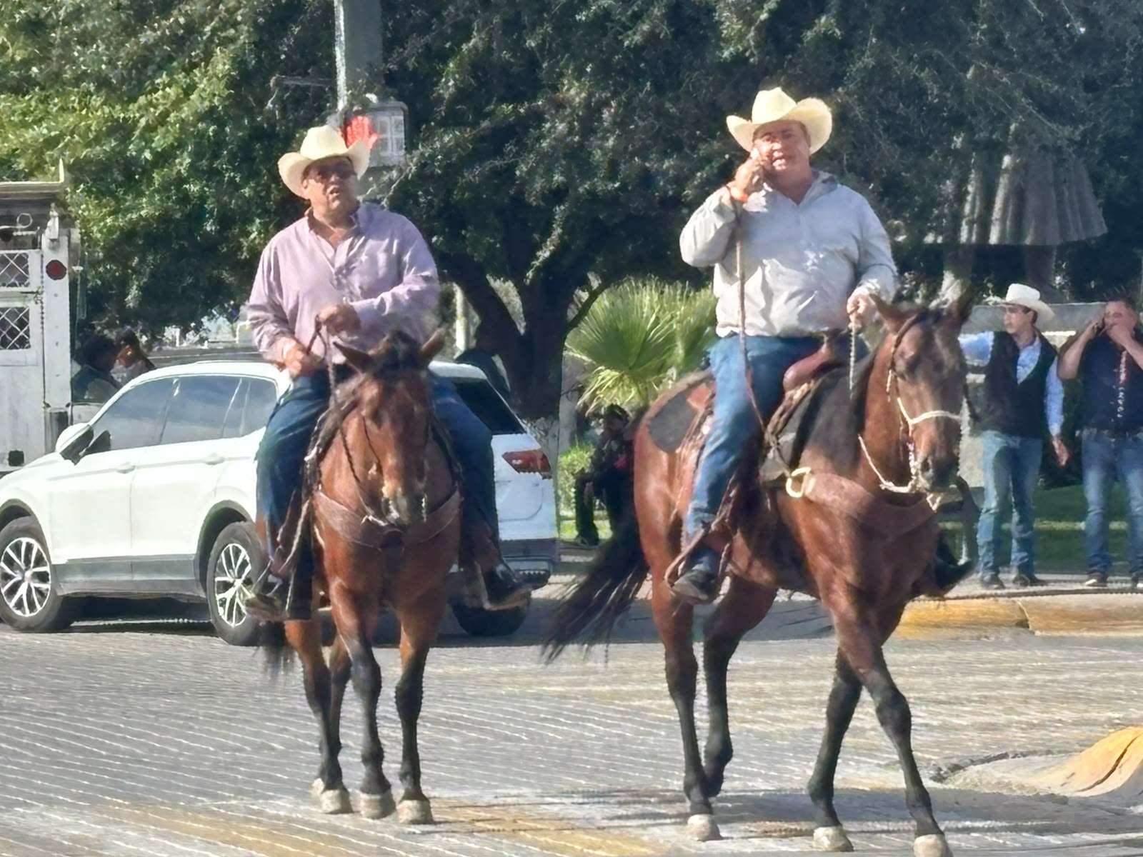 Favorece cabalgata de Expogan a la promoción de la ganadería: René Chavira