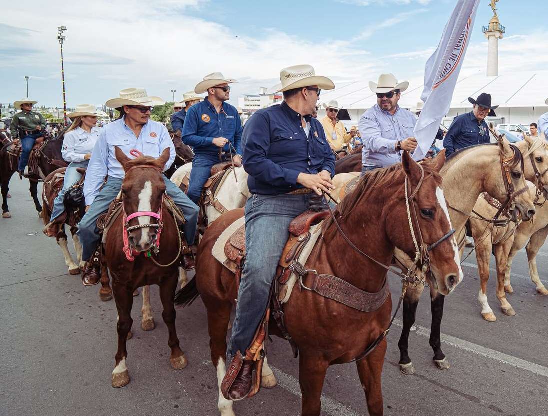 Encienden la fiesta de Expogan Chihuahua