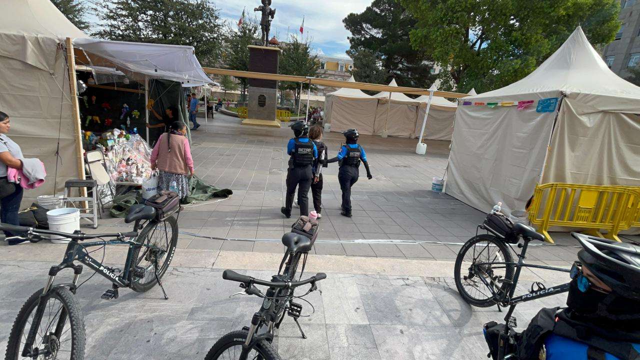 Detienen a mujer por causar disturbios en la Catedral de Chihuahua