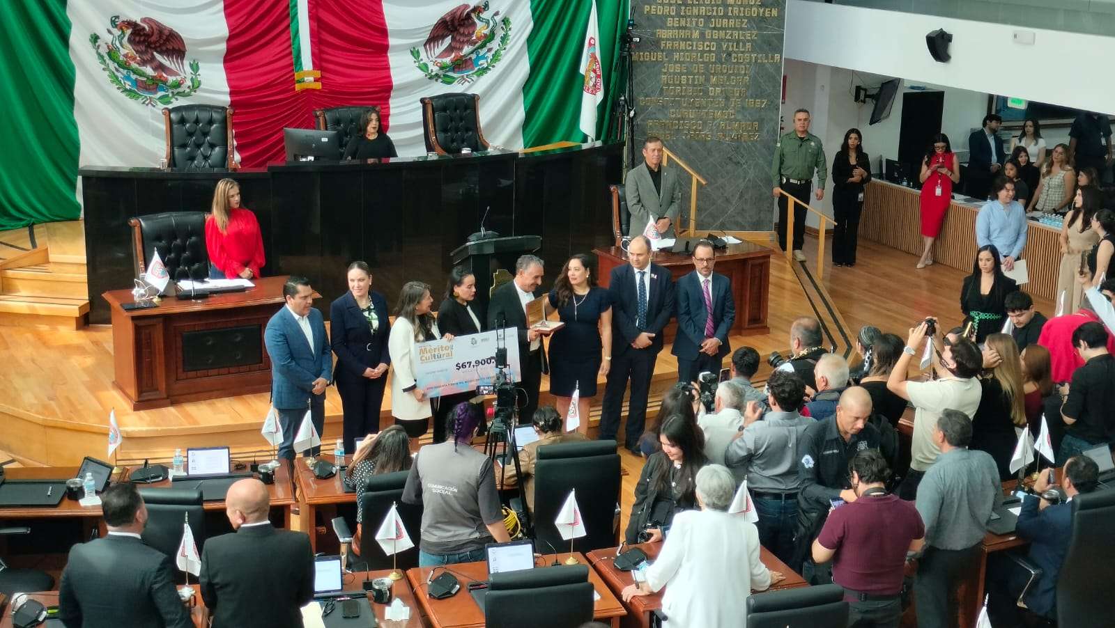 Entregan Medalla al Mérito Cultural 2026 a Faustino Villalobos 