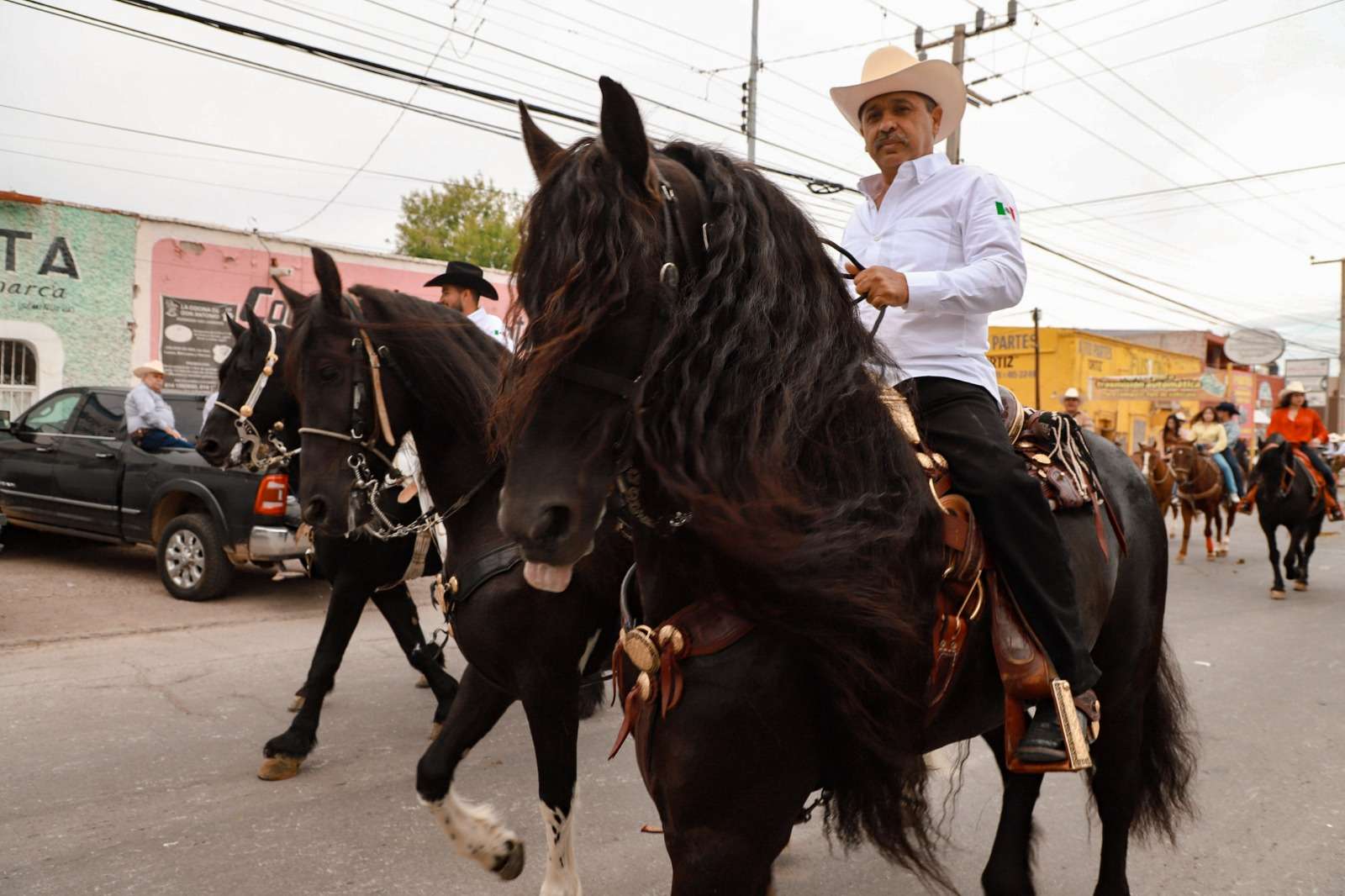 Encienden la fiesta de Expogan Chihuahua