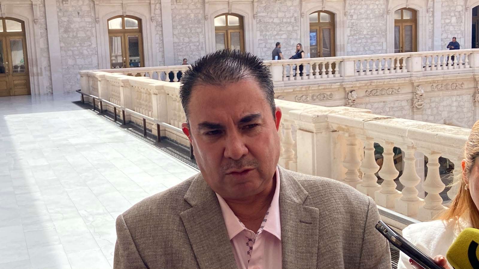 Alertan por nuevas formas de introducir vapeadores a escuelas 