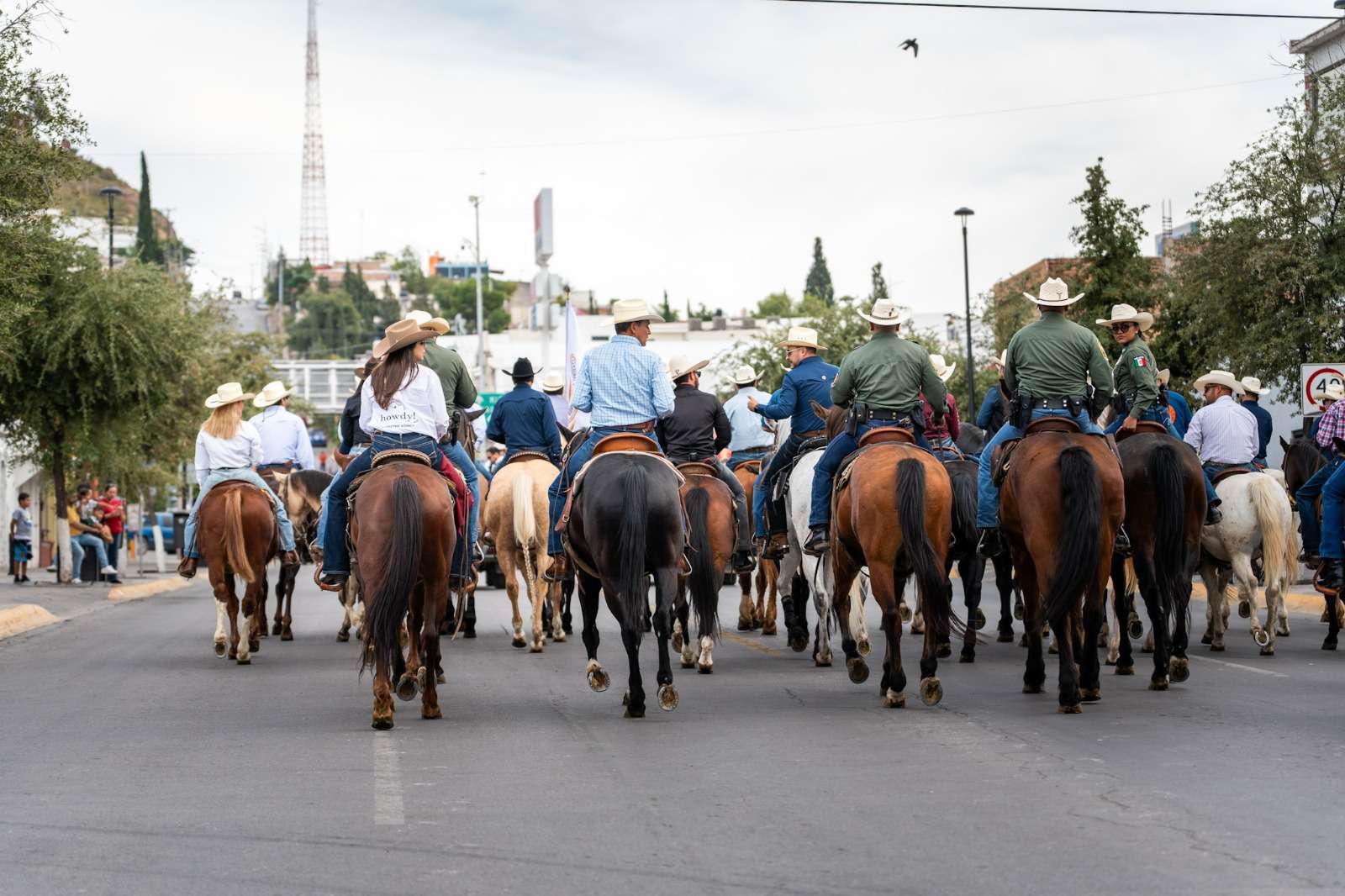Encienden la fiesta de Expogan Chihuahua