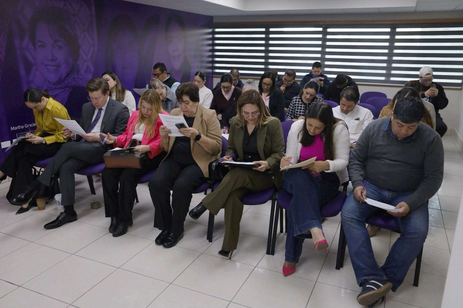 Capacitan a funcionarios en perspectiva de género y violencia política