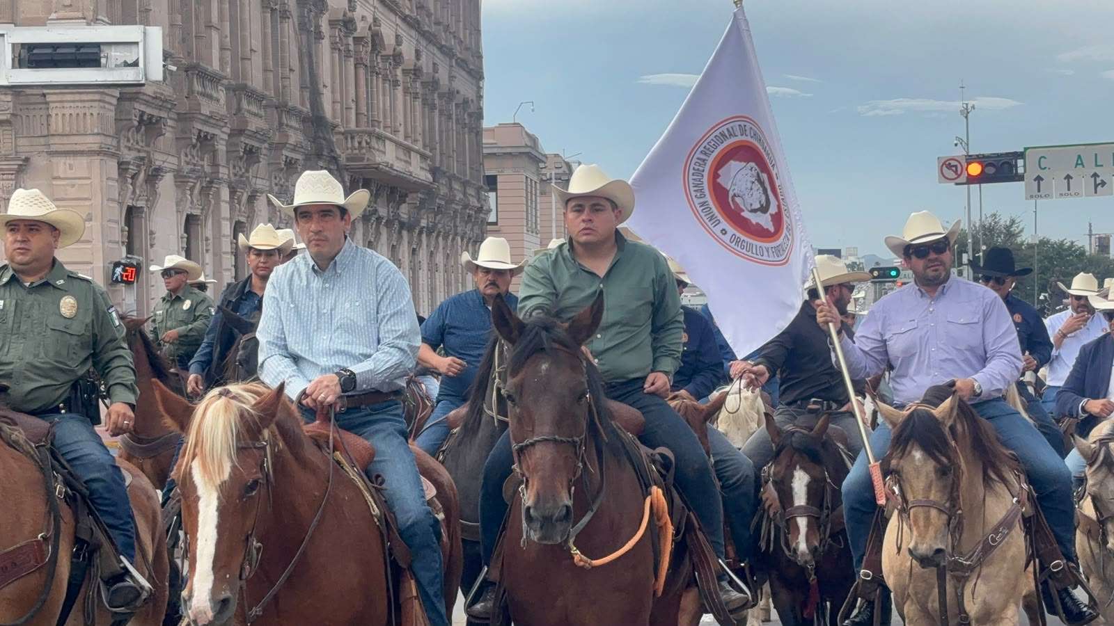 Arranca cabalgata de Expogan 2026