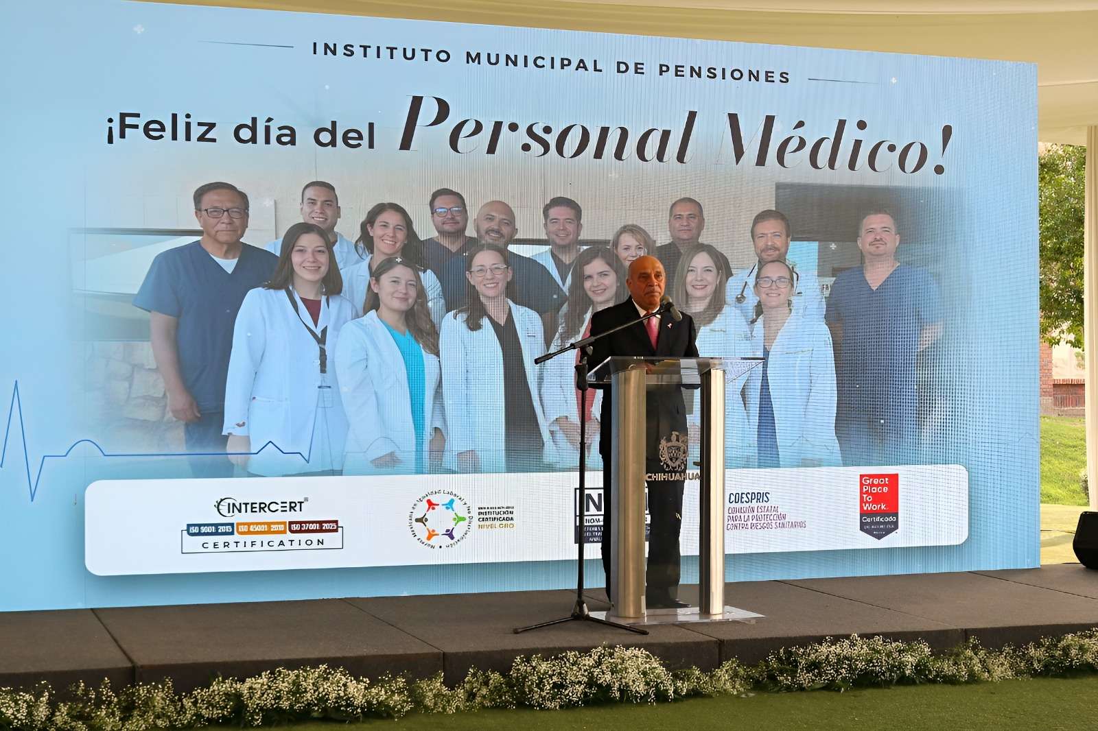 Reconoce Municipio labor y dedicación del personal médico en su día