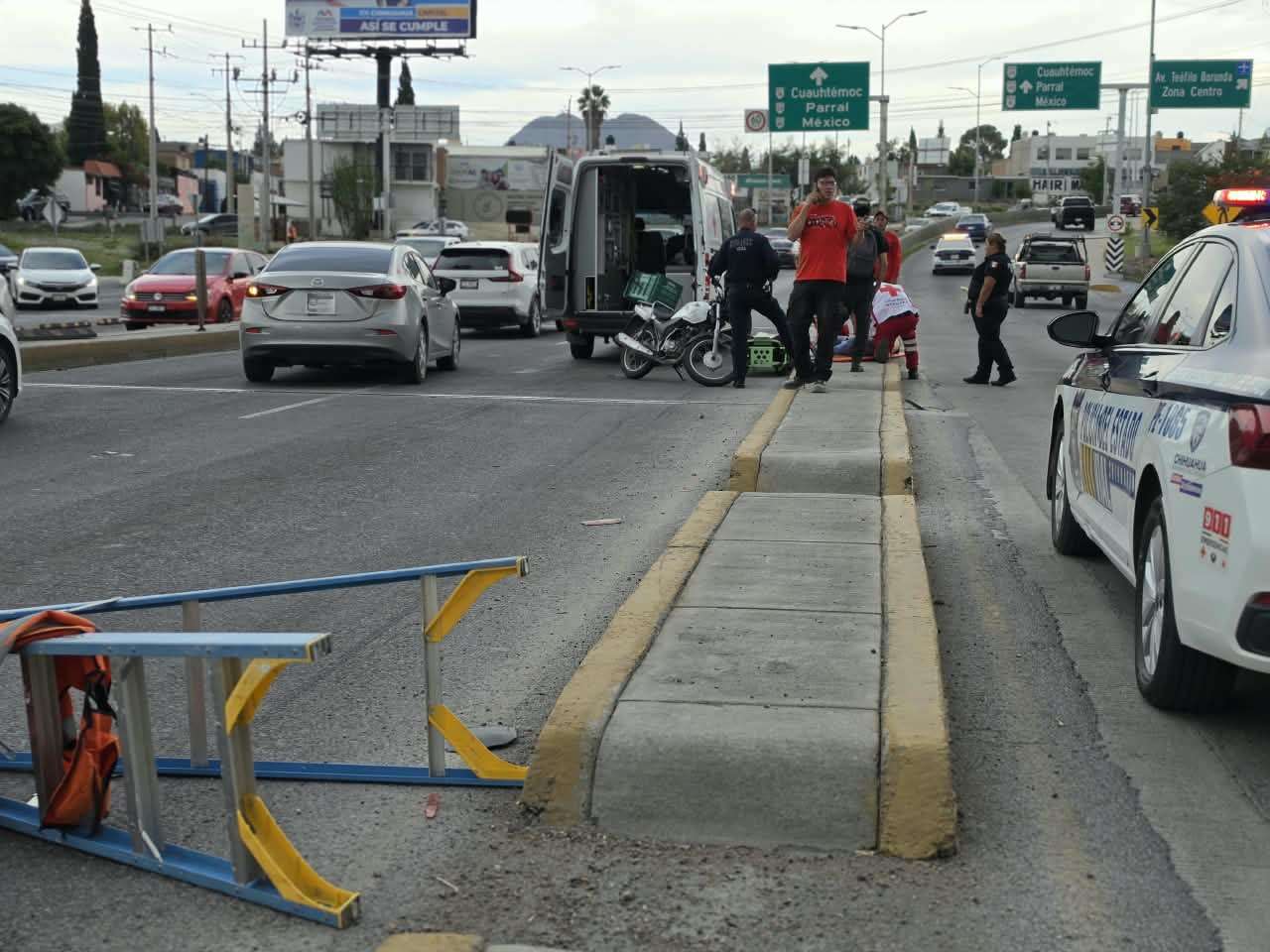 Resulta lesionado motociclista tras choque en Perif. de la Juventud
