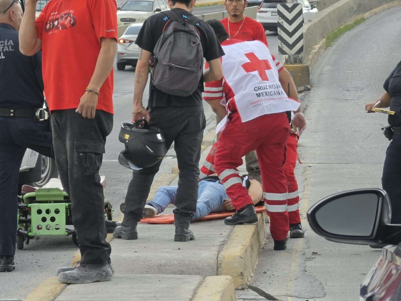 Resulta lesionado motociclista tras choque en Perif. de la Juventud