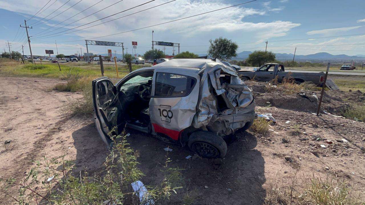 Deja choque-volcadura en la carretera Delicias-Chihuahua, dos heridos