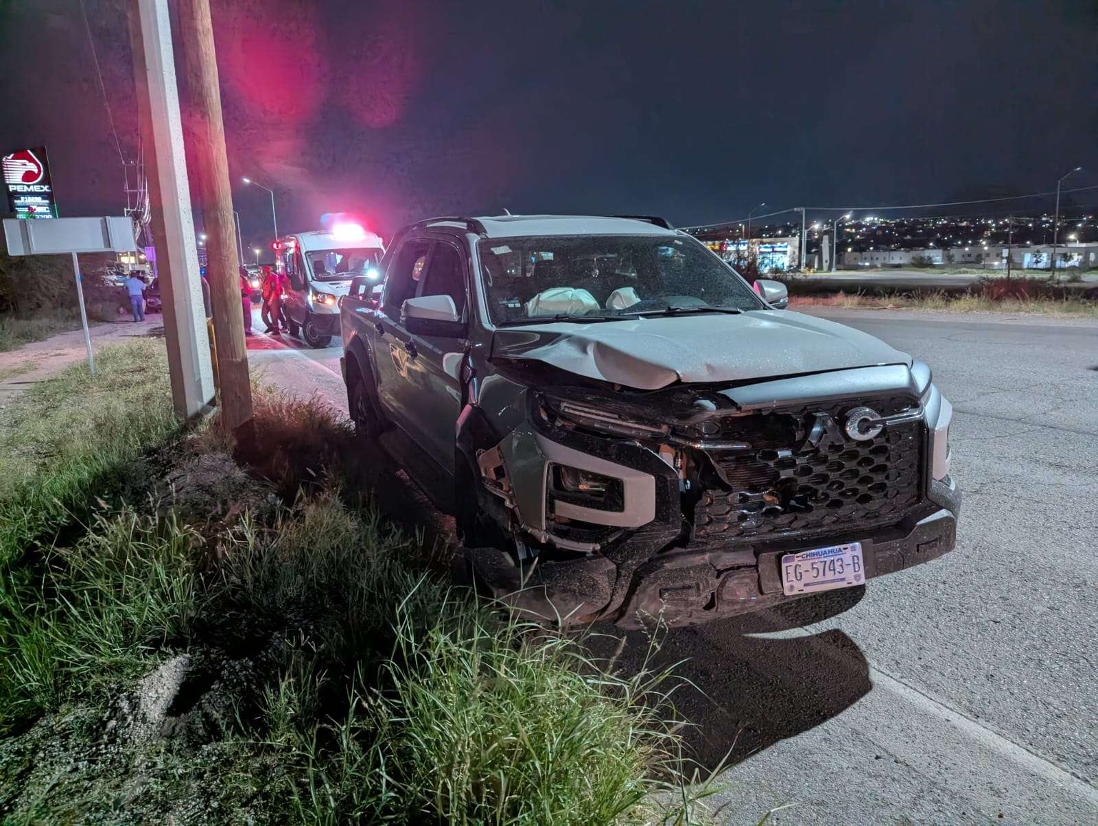 Impacta JAC a KIA fuerte choque en la Teófilo Borunda
