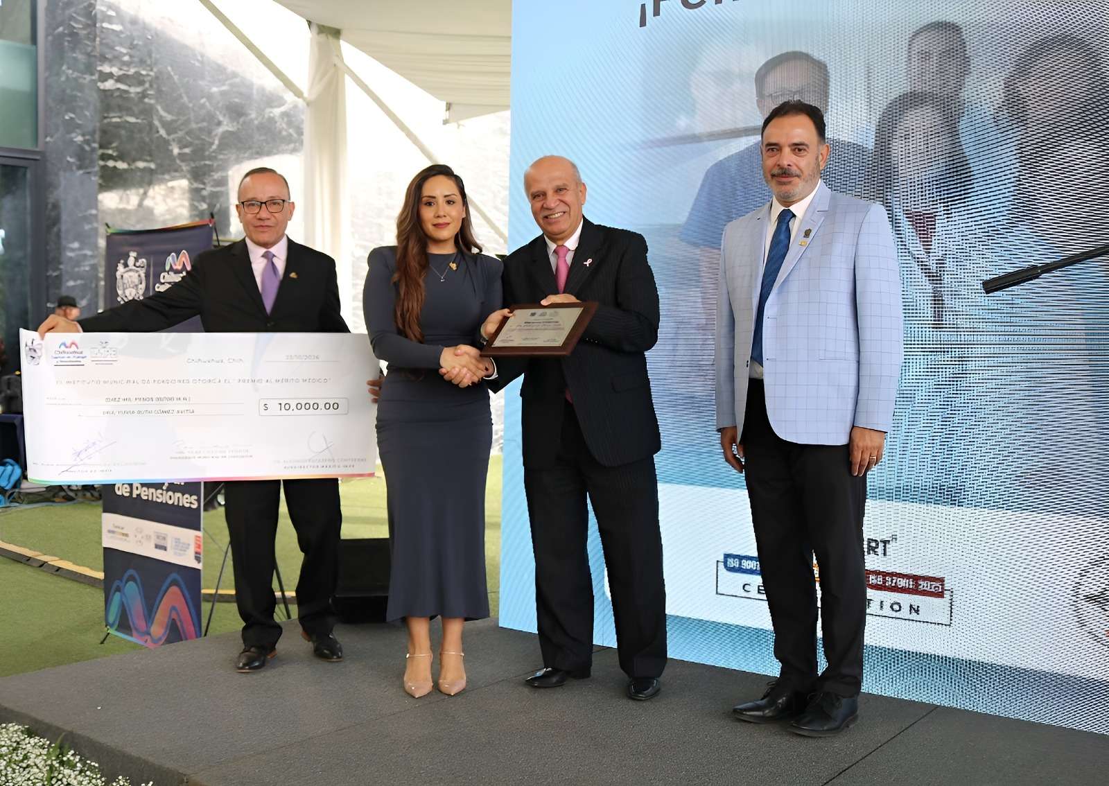 Reconoce Municipio labor y dedicación del personal médico en su día