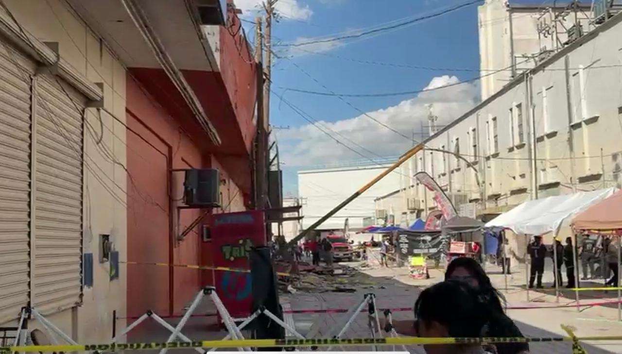 Se desprende fachada de Papelerama en la Zona Centro