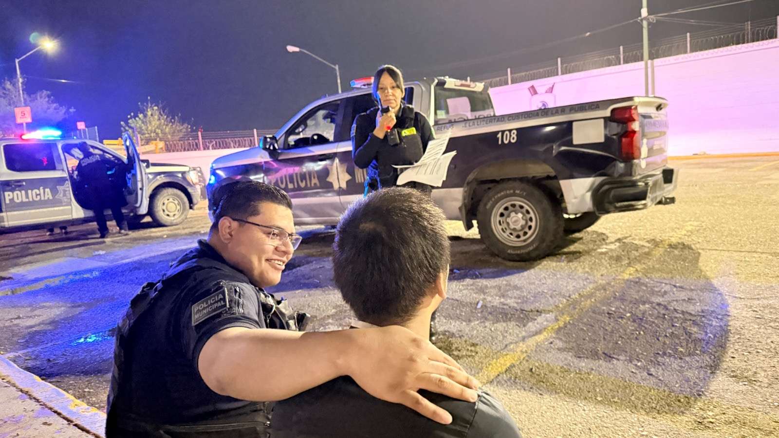 Rescatan policías municipales a turista japonés perdido en la zona centro 