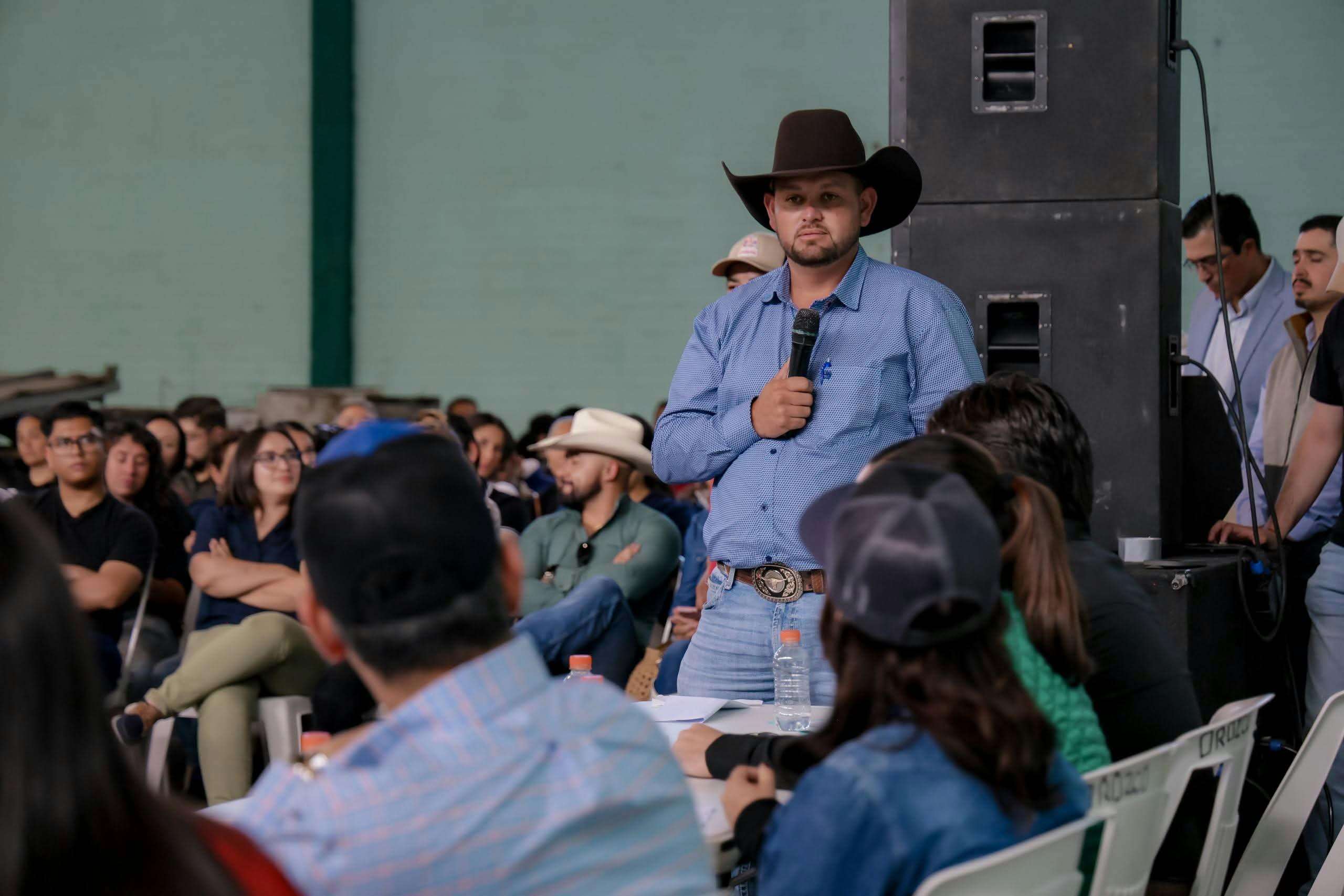 Escucha Marco Bonilla a más de mil 200 habitantes de Guerrero
