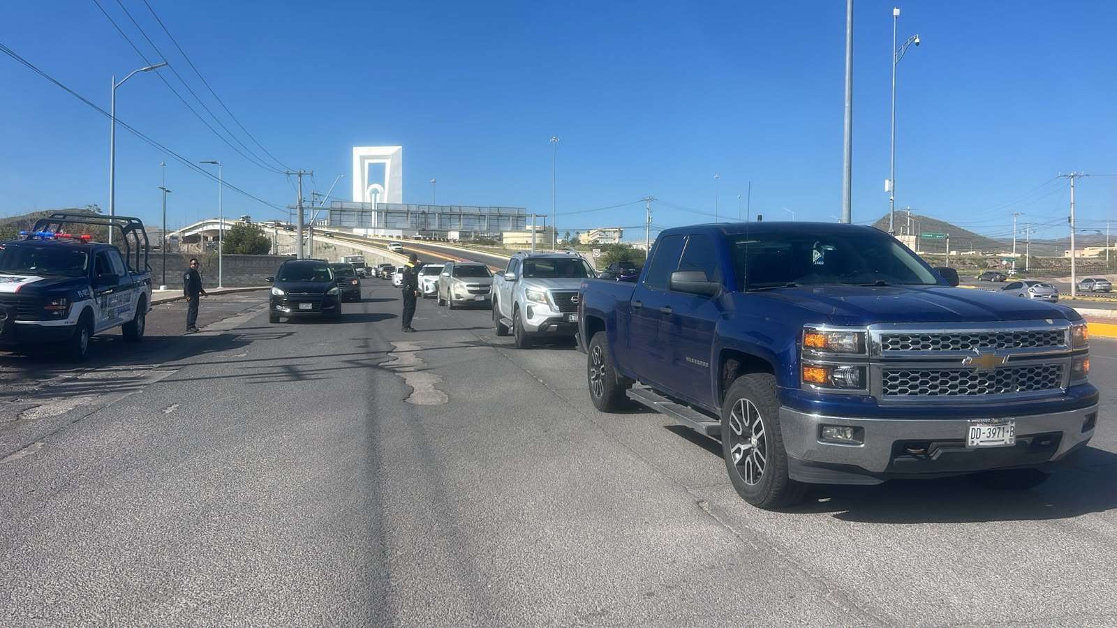 Realizan militantes del PAN caravana en apoyo al exfiscal