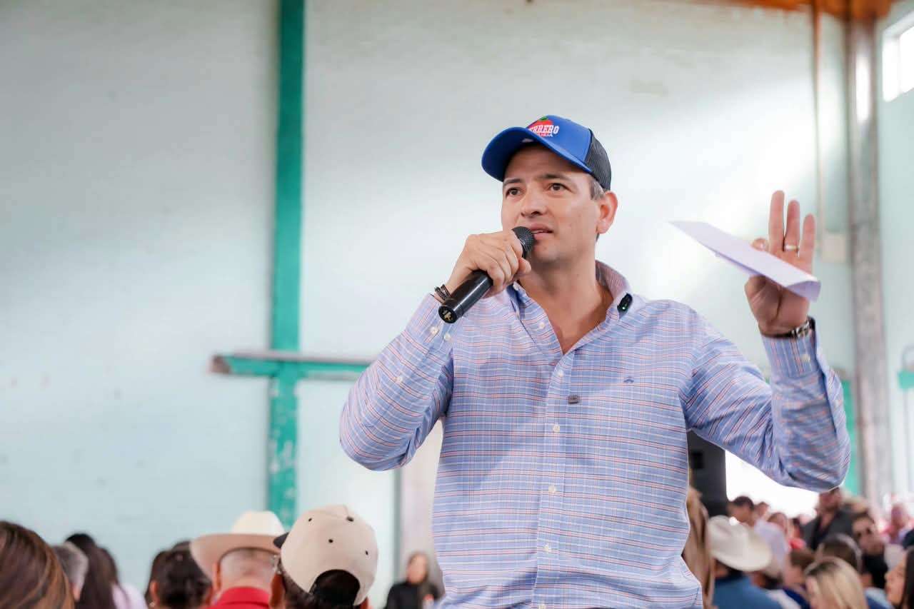 Escucha Marco Bonilla a más de mil 200 habitantes de Guerrero