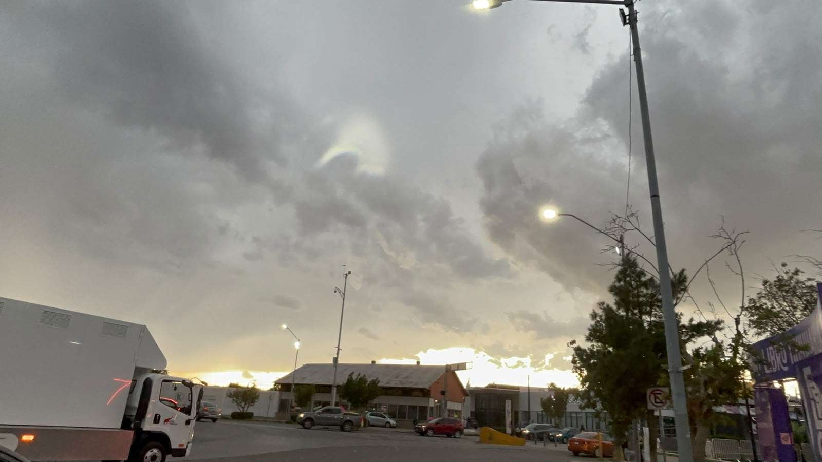 Cae lluvia moderada en varios sectores de la ciudad 