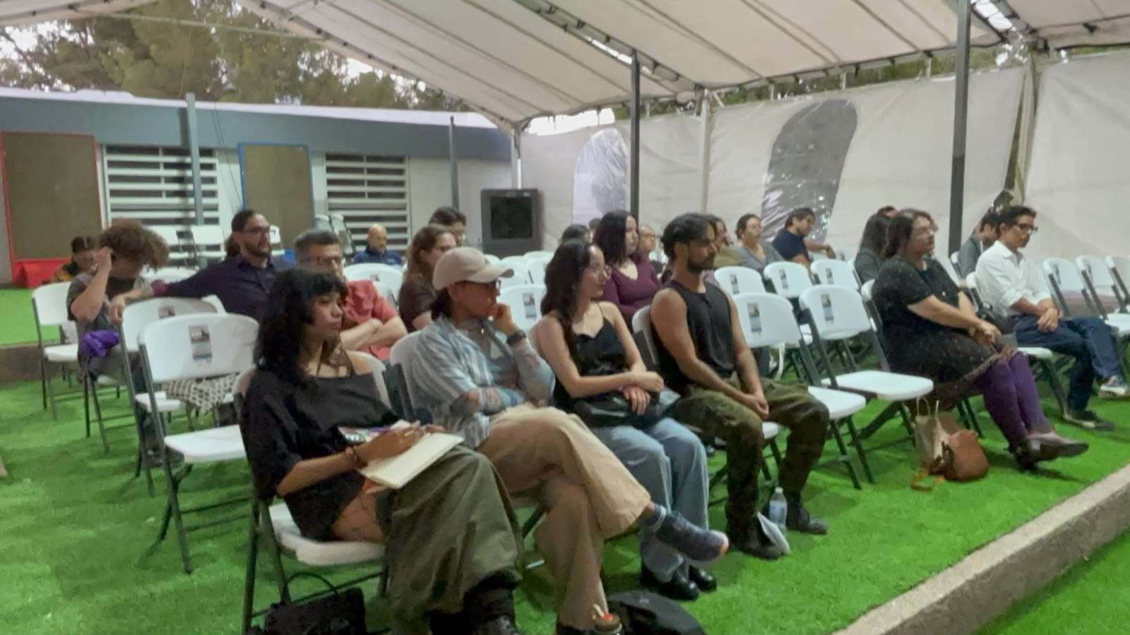 Presentan Enciclopedia de las Artes Cotidianas en Los Laureles