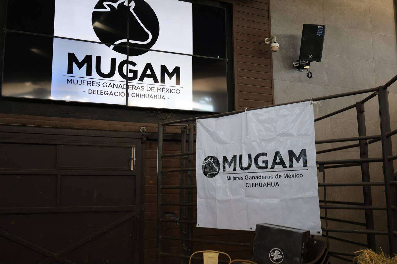Reconoce René Chavira a mujeres ganaderas en tercer foro de Mugam