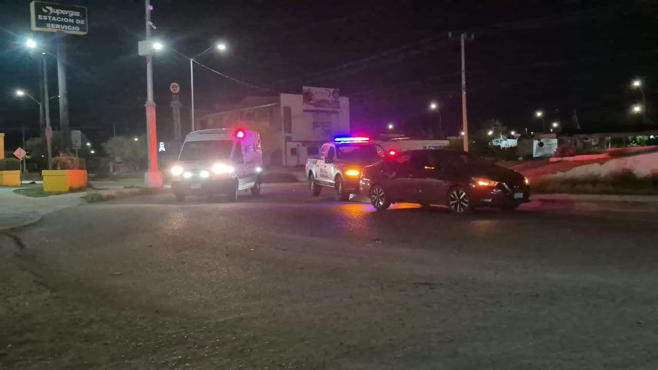 Derrapa en Paseos del Camino Real, resulta con golpes leves