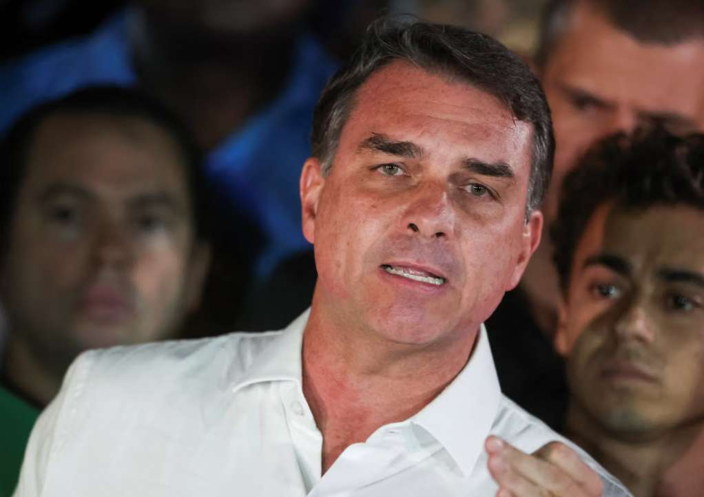 Impugna Flávio Bolsonaro triunfo de Lula y pide anular elecciones en Brasil