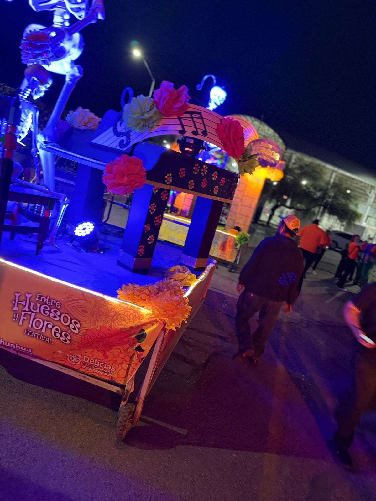 Suspende lluvia desfile de Día de Muertos en Delicias