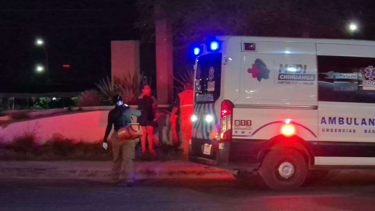 Derrapa en Paseos del Camino Real, resulta con golpes leves