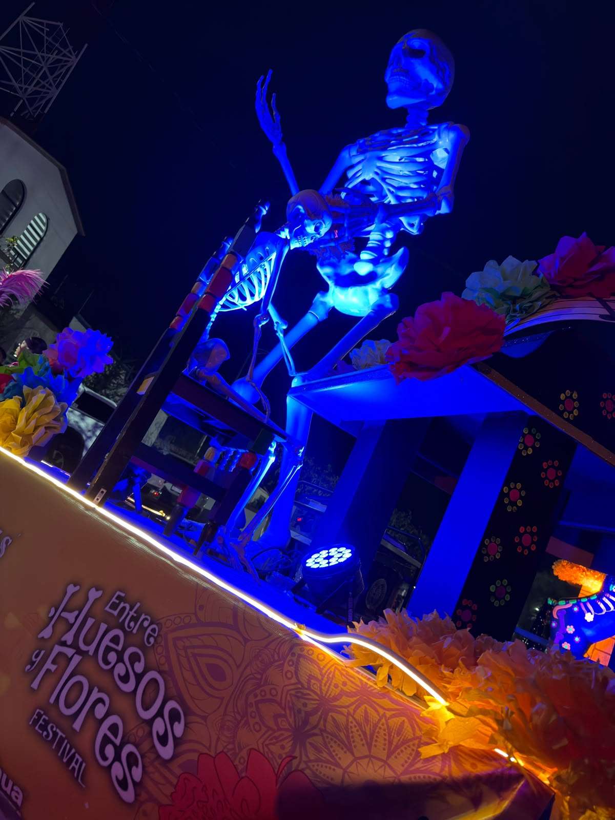 Suspende lluvia desfile de Día de Muertos en Delicias