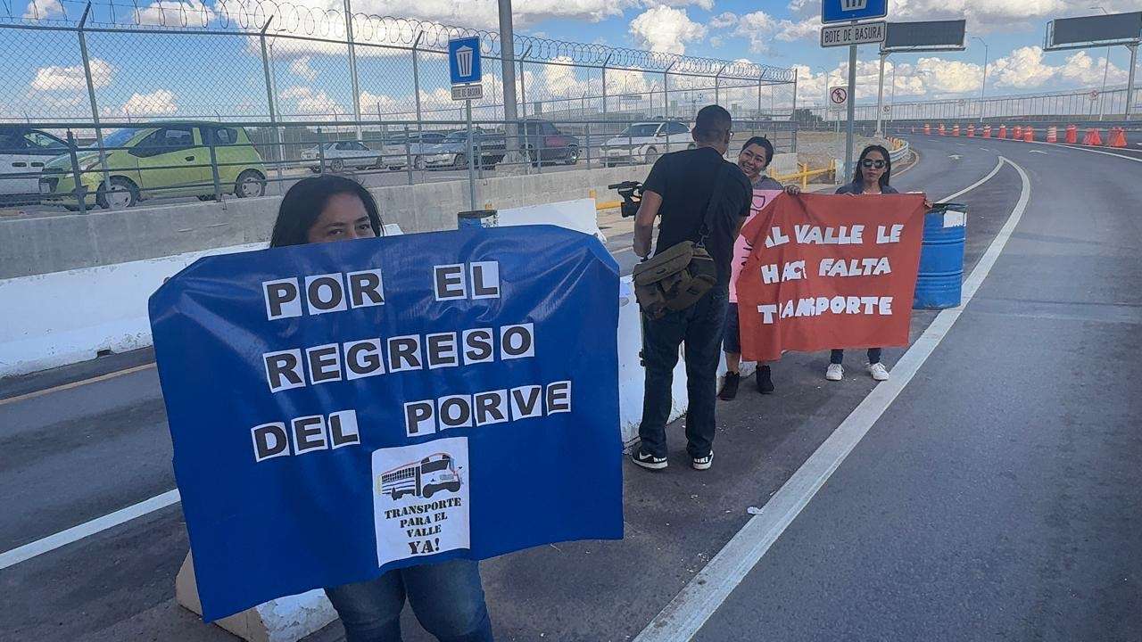 Toman puente Guadalupe-Tornillo por falta de transporte