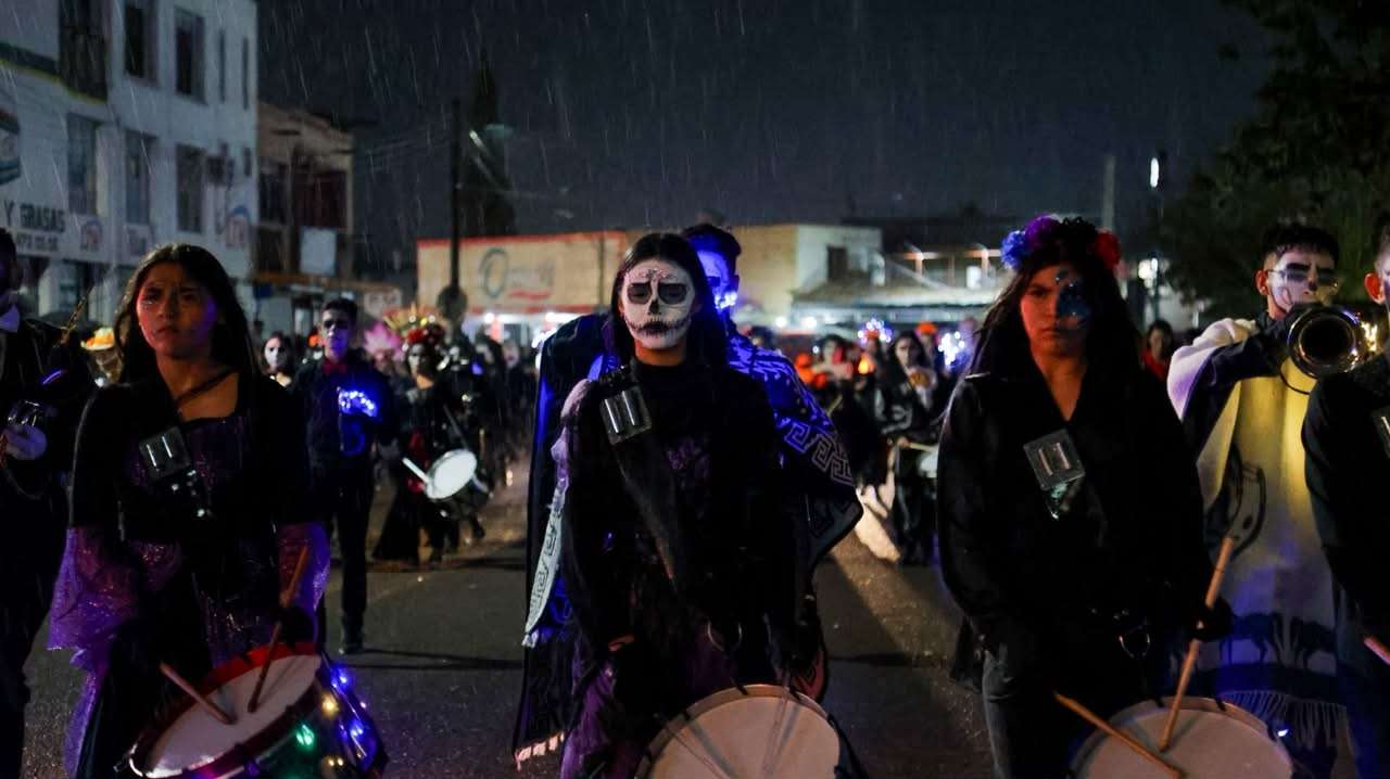 Suspende lluvia desfile de Día de Muertos en Delicias