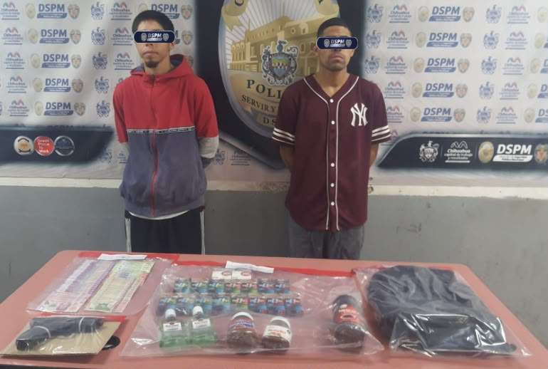 Detienen a dos presuntos responsables de robo con violencia
