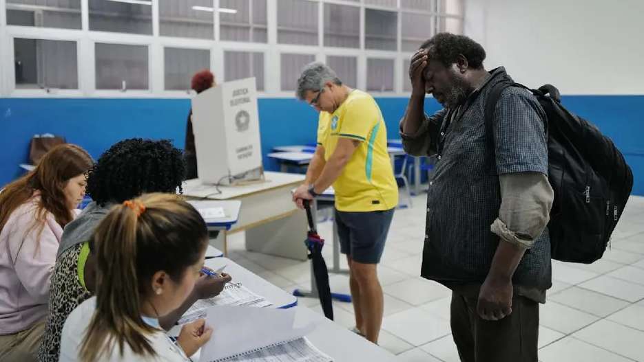 Enfrenta Brasil jornada electoral marcada por tensión y problemas de transporte