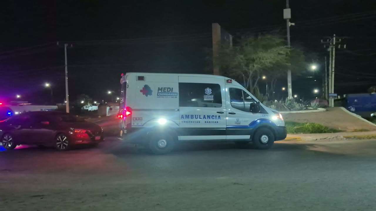 Derrapa en Paseos del Camino Real, resulta con golpes leves