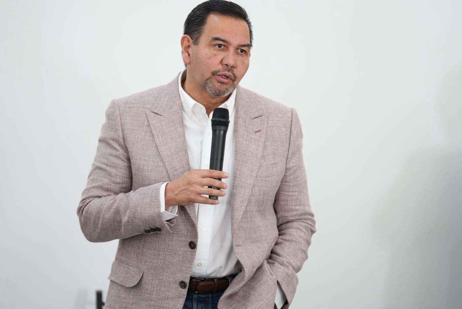 Suma Cruz liderazgos de izquierda; firma compromiso por unidad de Morena