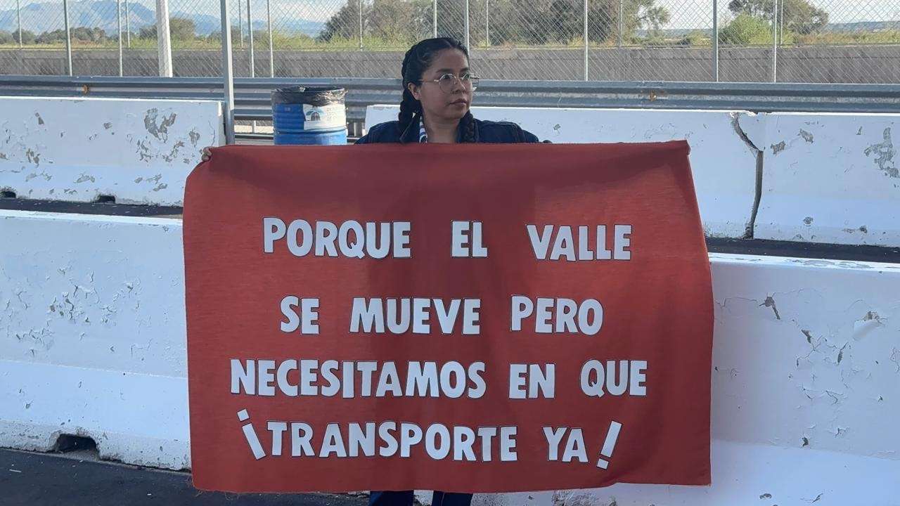 Toman puente Guadalupe-Tornillo por falta de transporte
